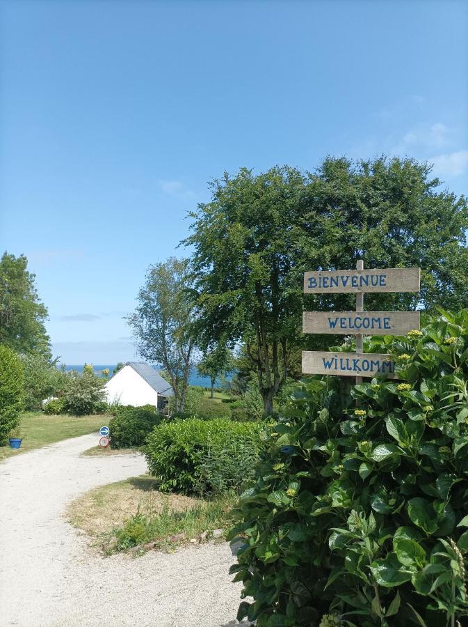 Hotel Air de camping car, caravane, tente emplacement nu avec électricité petit camping à Plestin-les-Grèves Extérieur photo